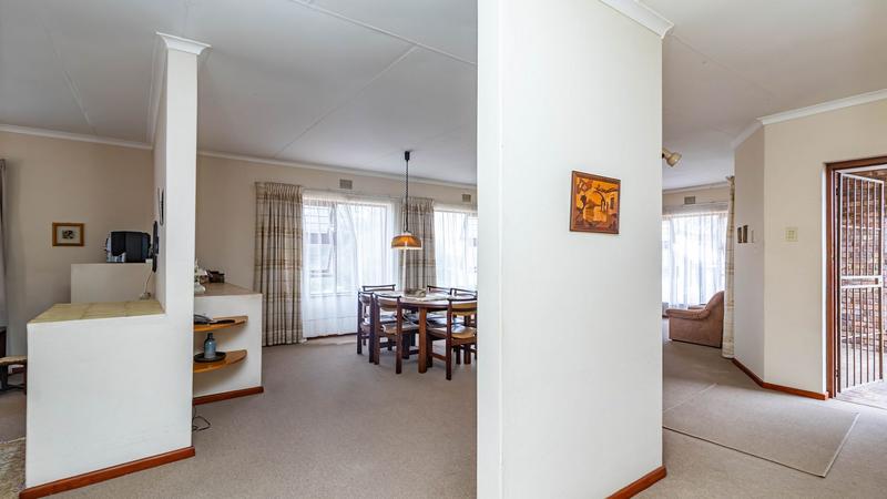 4 Bedroom Property for Sale in Bayview Western Cape